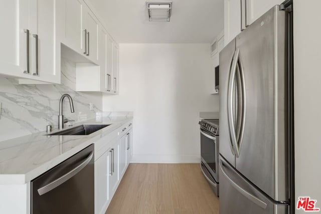 970 Palm Avenue 211, West Hollywood, CA 90069 — photo 5 of 24