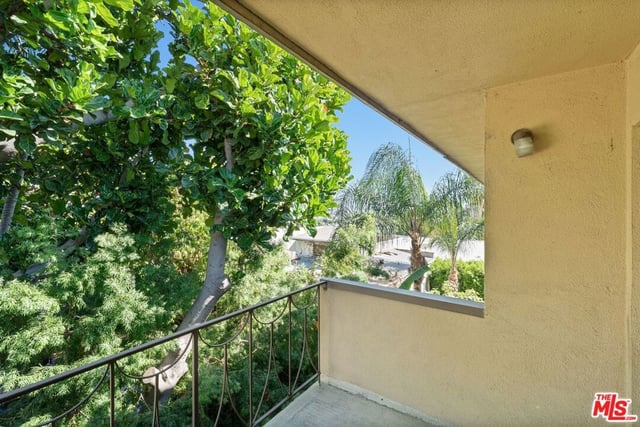 970 Palm Avenue 211, West Hollywood, CA 90069 — photo 9 of 24