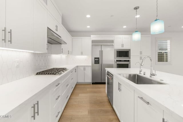 105 S Nevada Avenue, Ventura, CA 93004 — photo 10 of 51
