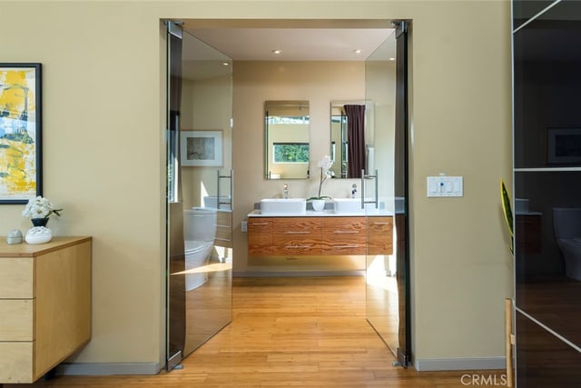 2770 Mira Vista Drive, Glendale, CA 91208 — photo 18 of 44