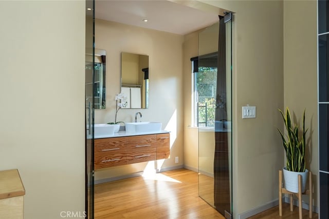 2770 Mira Vista Drive, Glendale, CA 91208 — photo 19 of 44