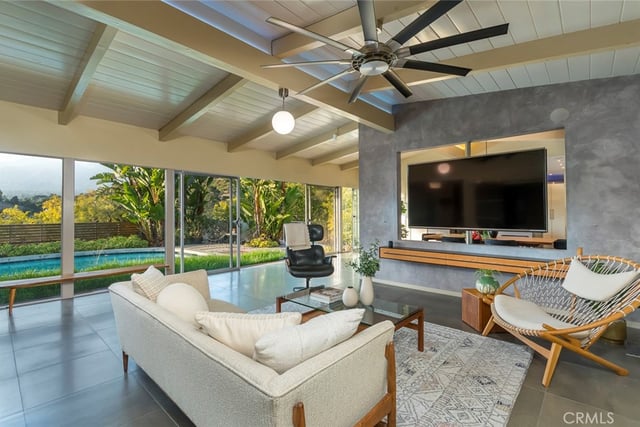 2770 Mira Vista Drive, Glendale, CA 91208 — photo 4 of 44