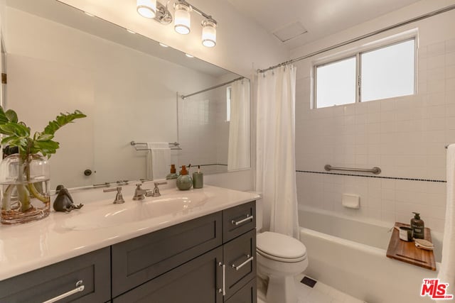 4507 Finley Avenue 1, Los Angeles, CA 90027 — photo 25 of 33