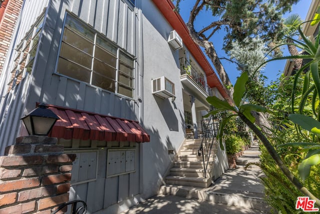 4507 Finley Avenue 1, Los Angeles, CA 90027 — photo 3 of 33