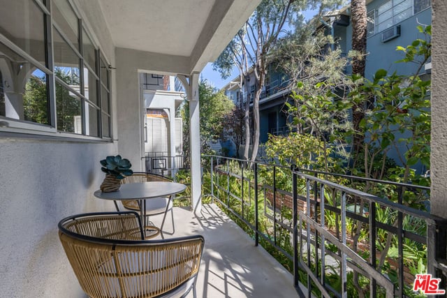 4507 Finley Avenue 1, Los Angeles, CA 90027 — photo 4 of 33