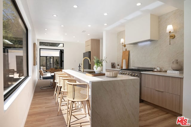 2201 Hillsboro Avenue, Los Angeles, CA 90034 — photo 7 of 29