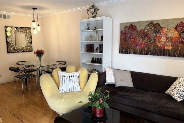957 S Gramercy 203, Los Angeles, CA 90019 — photo 3 of 22