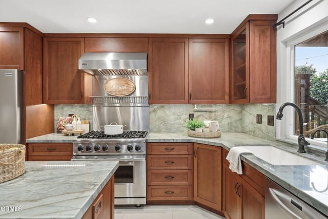 379 McGill Avenue, Ventura, CA 93003 — photo 13 of 68