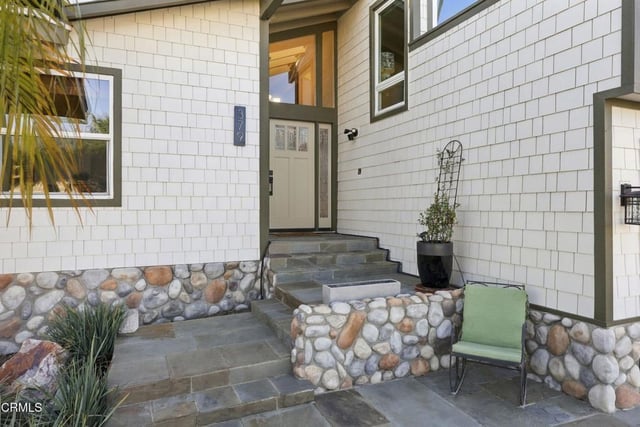 379 McGill Avenue, Ventura, CA 93003 — photo 3 of 68