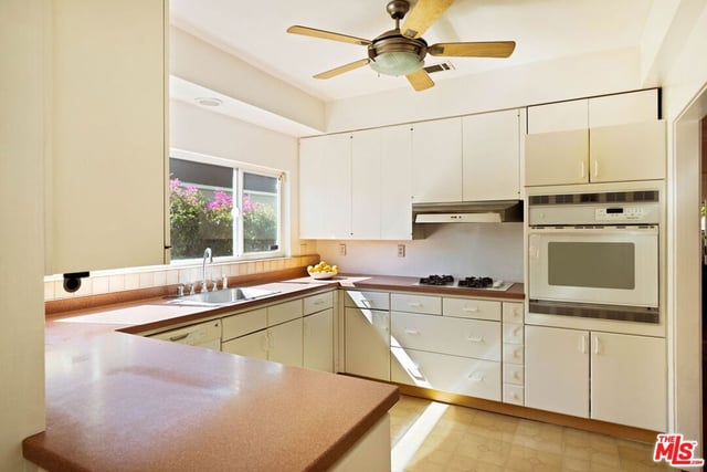 336 N Beachwood Drive, Los Angeles, CA 90004 — photo 14 of 31