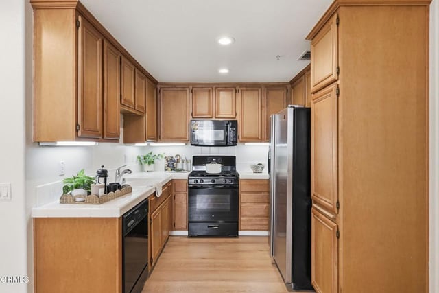 87 W Shoshone Street, Ventura, CA 93001 — photo 15 of 35