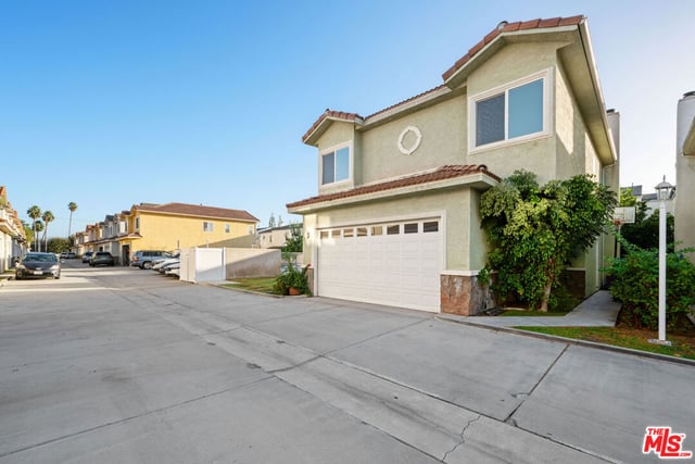 18930 Sherman Way 18, Reseda, CA 91335 — photo 2 of 58