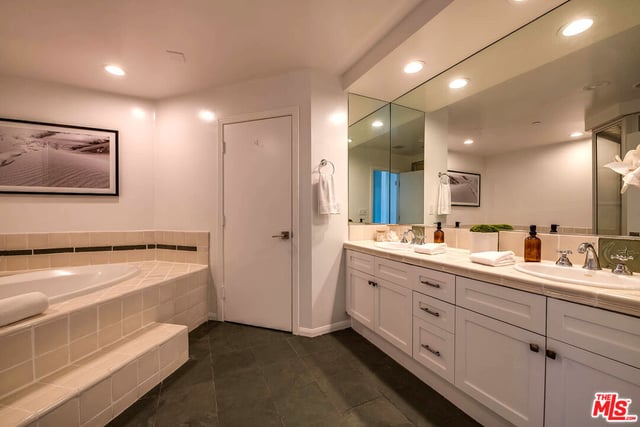 121 S Canon Drive 202, Beverly Hills, CA 90212 — photo 14 of 19