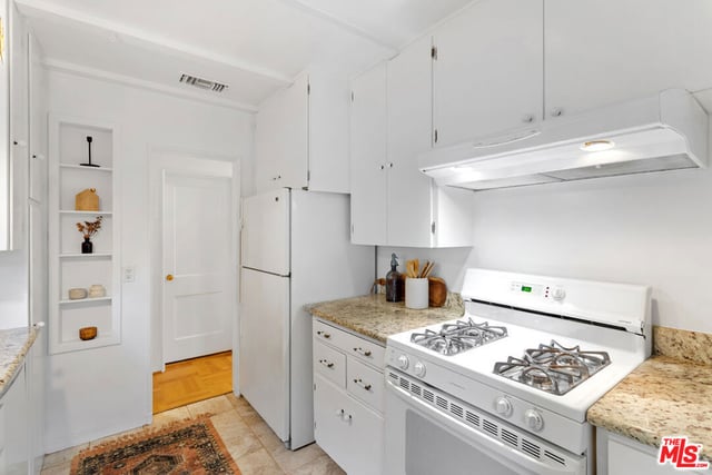 5112 Village, Los Angeles, CA 90016 — photo 13 of 28