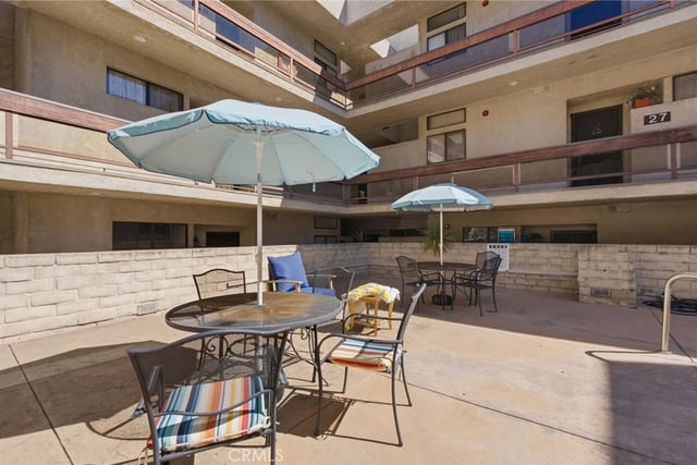 729 S Hobart Boulevard 11, Los Angeles, CA 90005 — photo 26 of 31