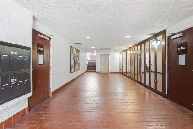 729 S Hobart Boulevard 11, Los Angeles, CA 90005 — photo 28 of 31