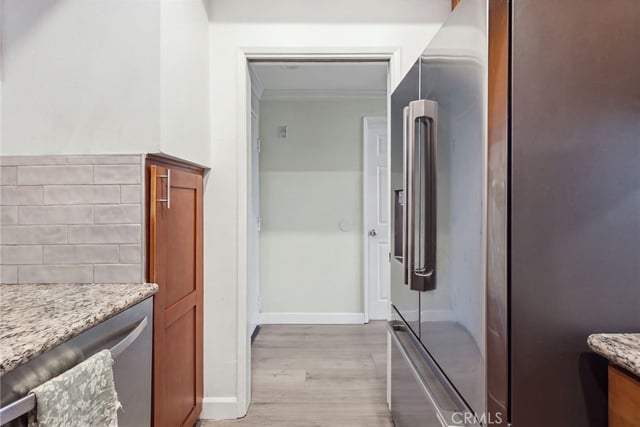 729 S Hobart Boulevard 11, Los Angeles, CA 90005 — photo 4 of 31