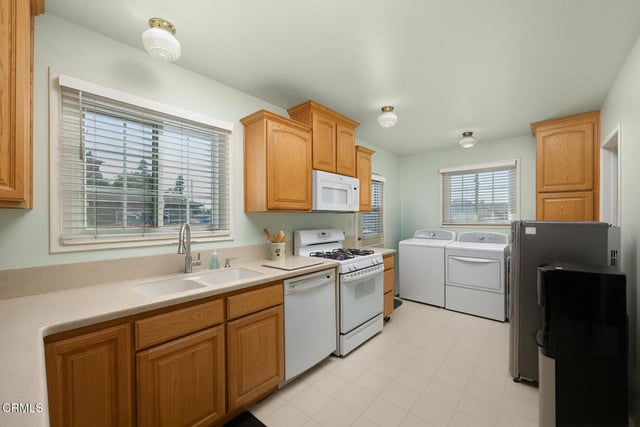 4032 N Broadmoor Avenue, Covina, CA 91722 — photo 10 of 30