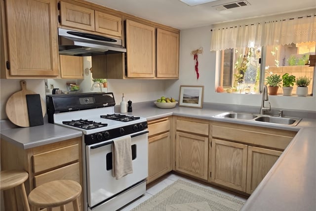 4514 Apricot A, Simi Valley, CA 93063 — photo 3 of 17