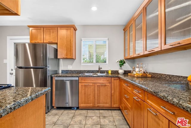 1205 Marine Street, Santa Monica, CA 90405 — photo 22 of 61
