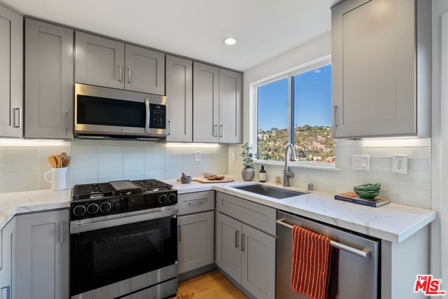1711 Bridgeport Drive, Los Angeles, CA 90065 — photo 12 of 60