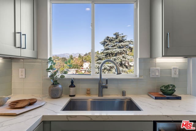 1711 Bridgeport Drive, Los Angeles, CA 90065 — photo 13 of 60