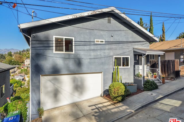 1711 Bridgeport Drive, Los Angeles, CA 90065 — photo 3 of 60