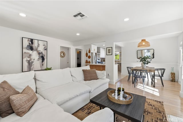 22227 Avenue San Luis, Woodland Hills, CA 91364 — photo 9 of 55