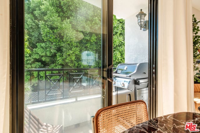 14322 Dickens Street 2, Sherman Oaks, CA 91423 — photo 15 of 50