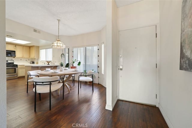 14050 Magnolia Boulevard 213, Sherman Oaks, CA 91423 — photo 9 of 28