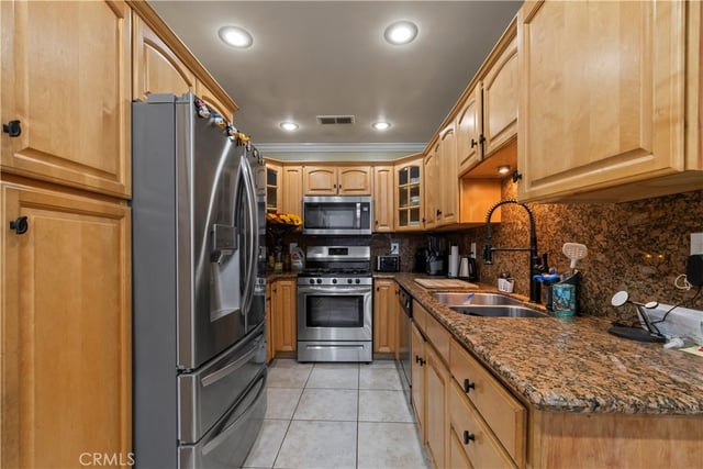 213 Orleans Way, Long Beach, CA 90805 — photo 11 of 35