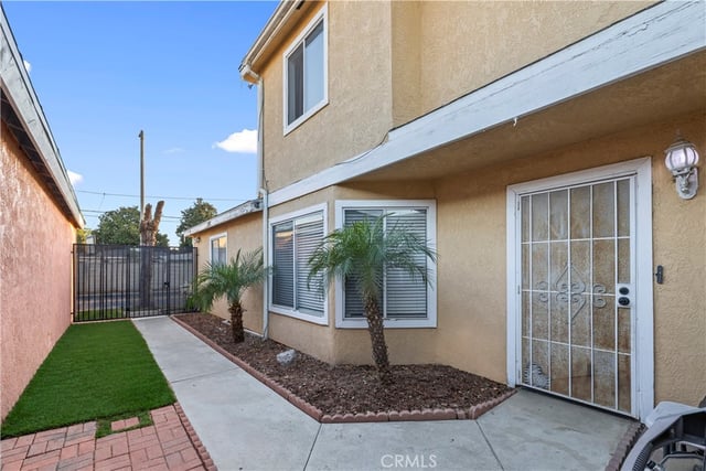 213 Orleans Way, Long Beach, CA 90805 — photo 6 of 35
