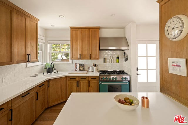 3001 Beach Avenue, Venice, CA 90291 — photo 7 of 31