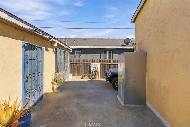 1345 W 89th, Los Angeles, CA 90044 — photo 19 of 43
