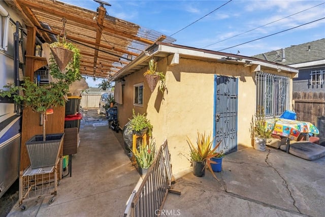 1345 W 89th, Los Angeles, CA 90044 — photo 30 of 43