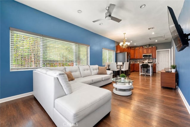 1345 W 89th, Los Angeles, CA 90044 — photo 4 of 43