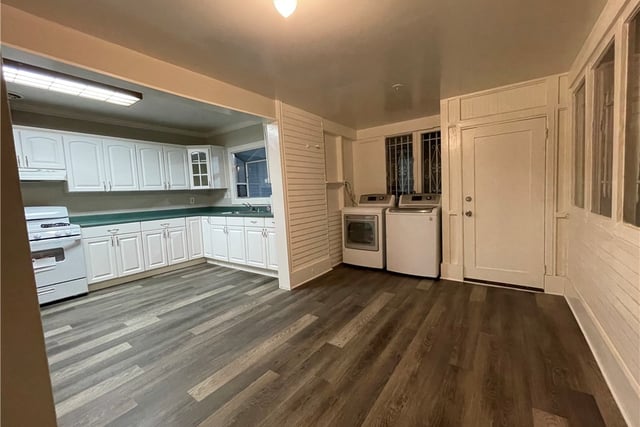 210 N Berendo Street, Los Angeles, CA 90004 — photo 10 of 21