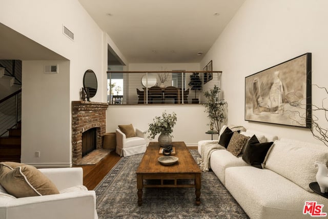 1141 17th Street 4, Santa Monica, CA 90403 — photo 2 of 29