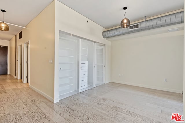 1111 S Grand Avenue 1014, Los Angeles, CA 90015 — photo 17 of 44
