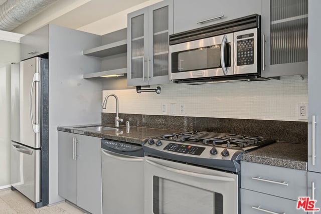 1111 S Grand Avenue 1014, Los Angeles, CA 90015 — photo 22 of 44