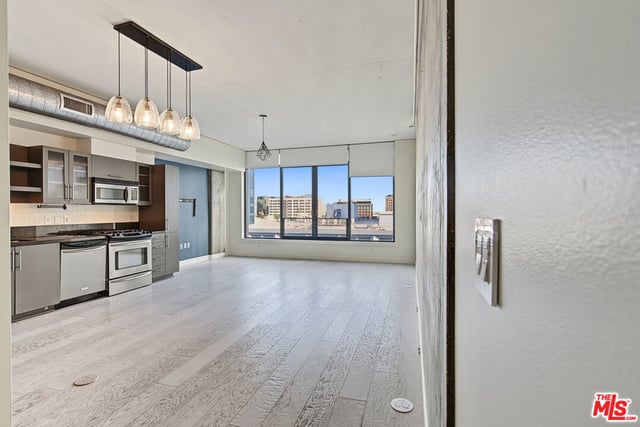 1111 S Grand Avenue 1014, Los Angeles, CA 90015 — photo 29 of 44