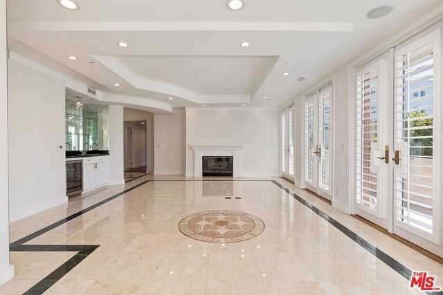 121 N Almont Drive 205, Beverly Hills, CA 90211 — photo 3 of 23