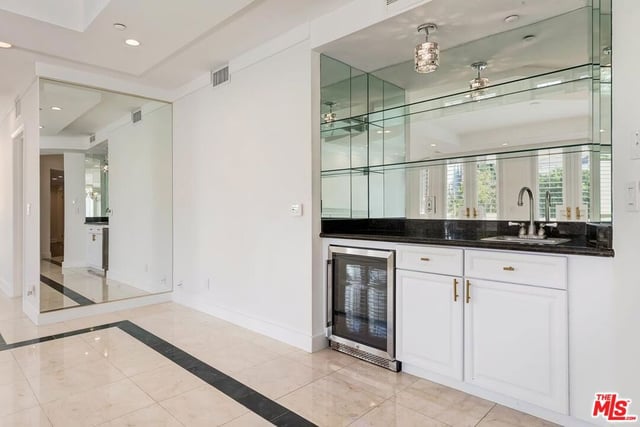 121 N Almont Drive 205, Beverly Hills, CA 90211 — photo 4 of 23