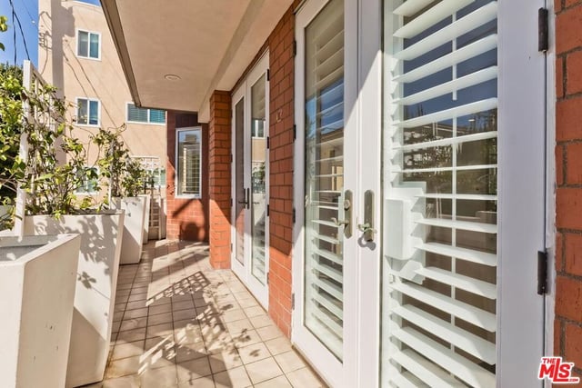 121 N Almont Drive 205, Beverly Hills, CA 90211 — photo 6 of 23
