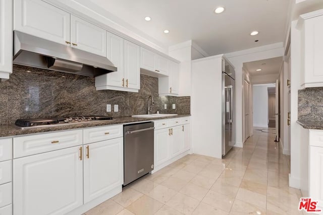 121 N Almont Drive 205, Beverly Hills, CA 90211 — photo 7 of 23