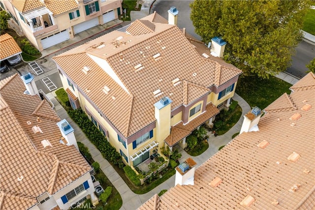 27010 Karns Court 61202, Canyon Country, CA 91387 — photo 3 of 54