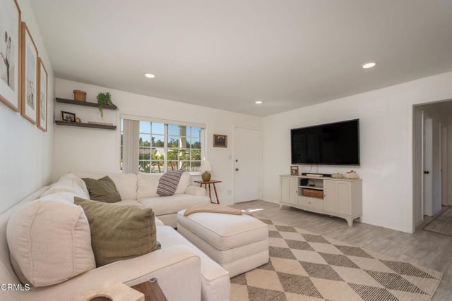 894 Barton Avenue, Camarillo, CA 93010 — photo 6 of 23
