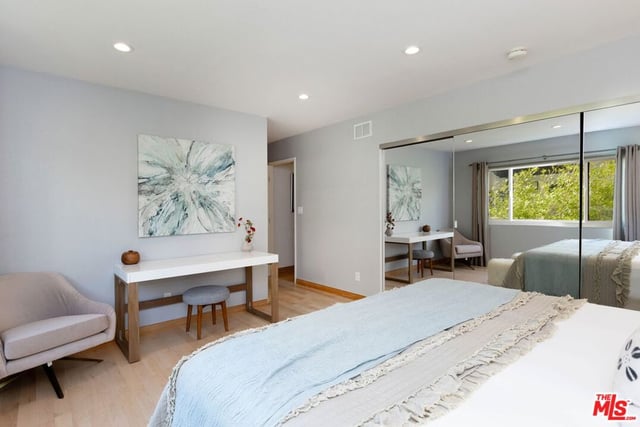 938 5th Street 5, Santa Monica, CA 90403 — photo 18 of 27