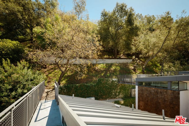 8866 Wonderland Avenue, Los Angeles, CA 90046 — photo 14 of 56
