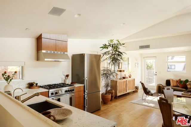 8866 Wonderland Avenue, Los Angeles, CA 90046 — photo 2 of 56